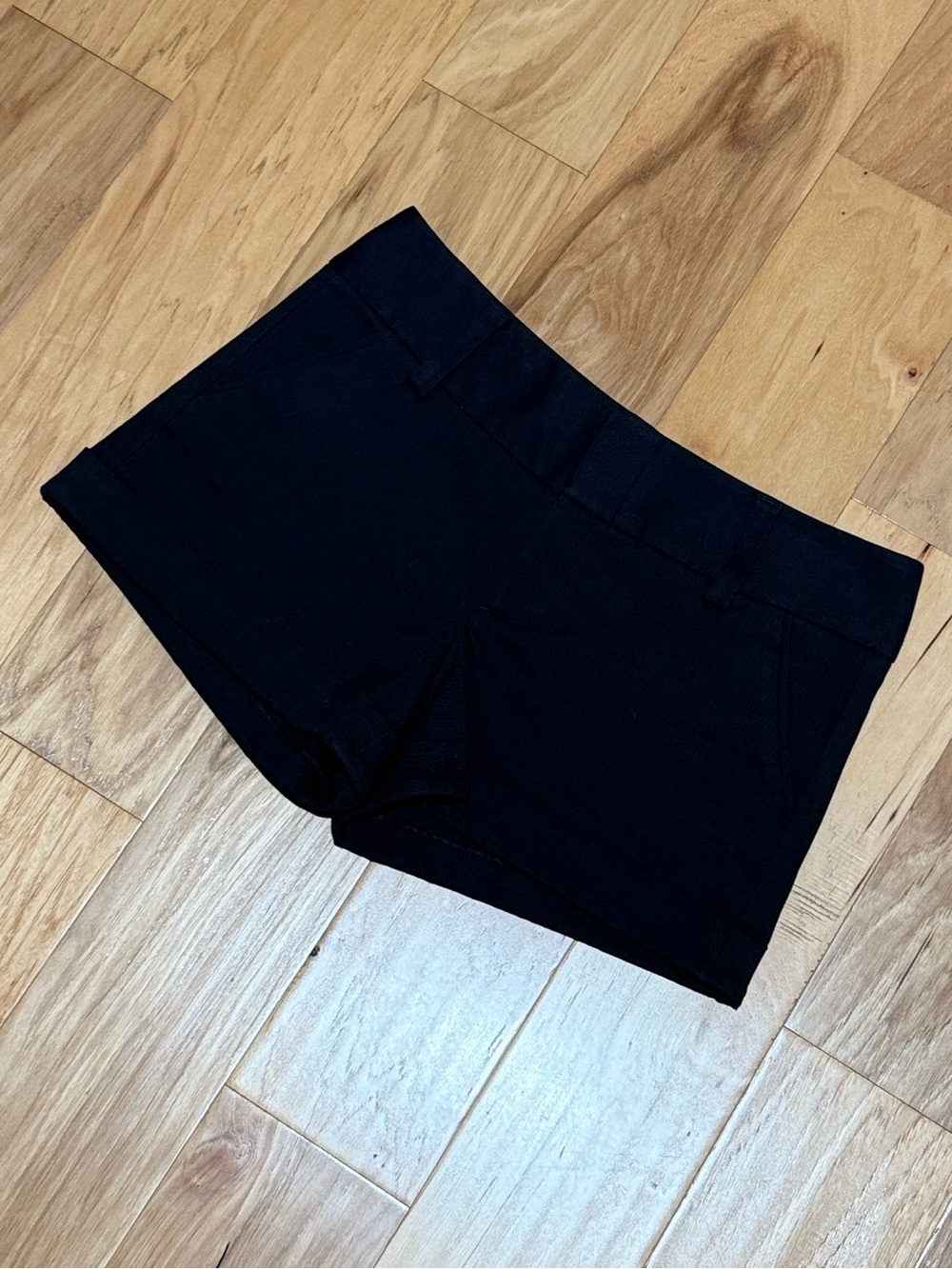 Alice + Olivia Cady Cuff Short - Picture 2 of 5